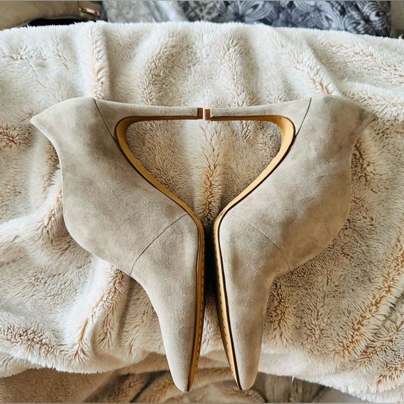 Vince Camuto Suede Taupe Pumps - Picture 4 of 10